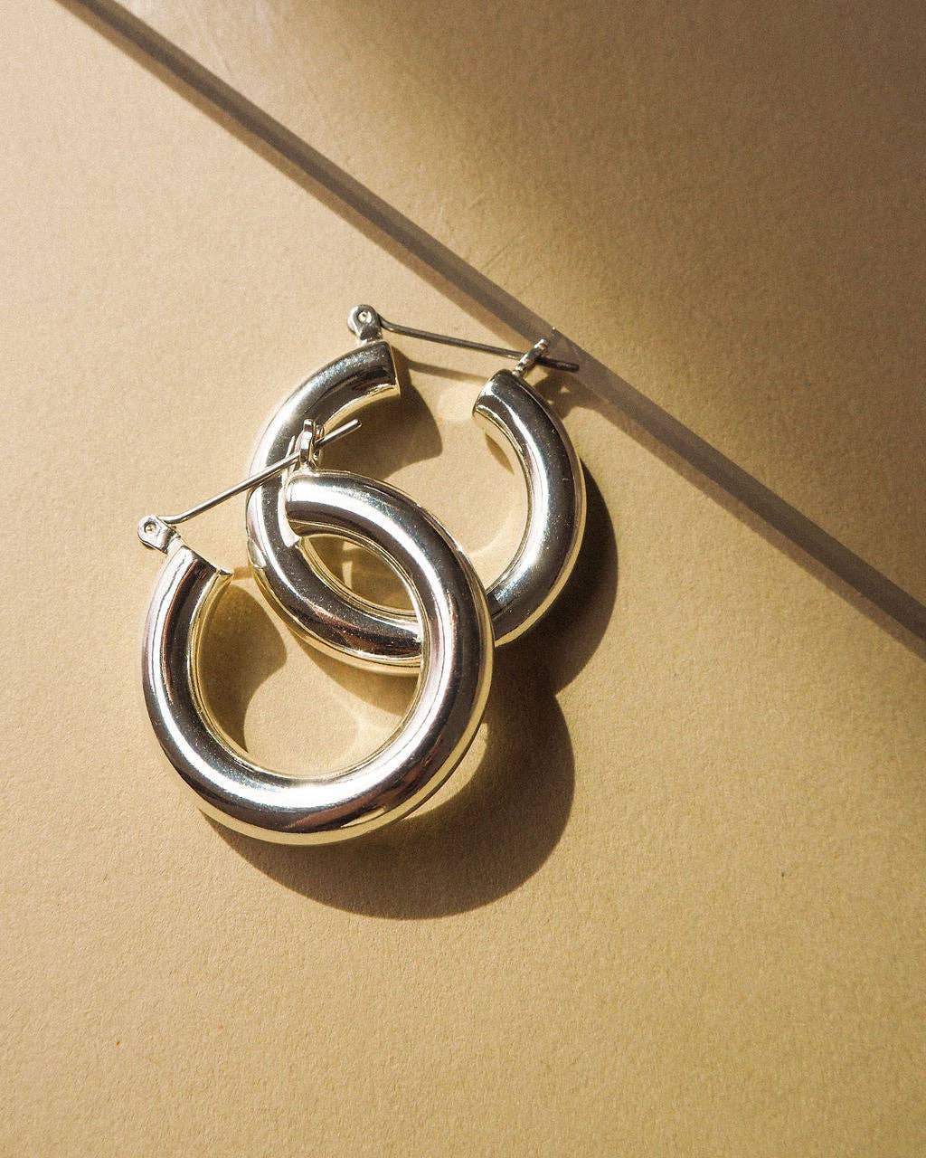 Baby Amalfi Tube Hoops- Silver